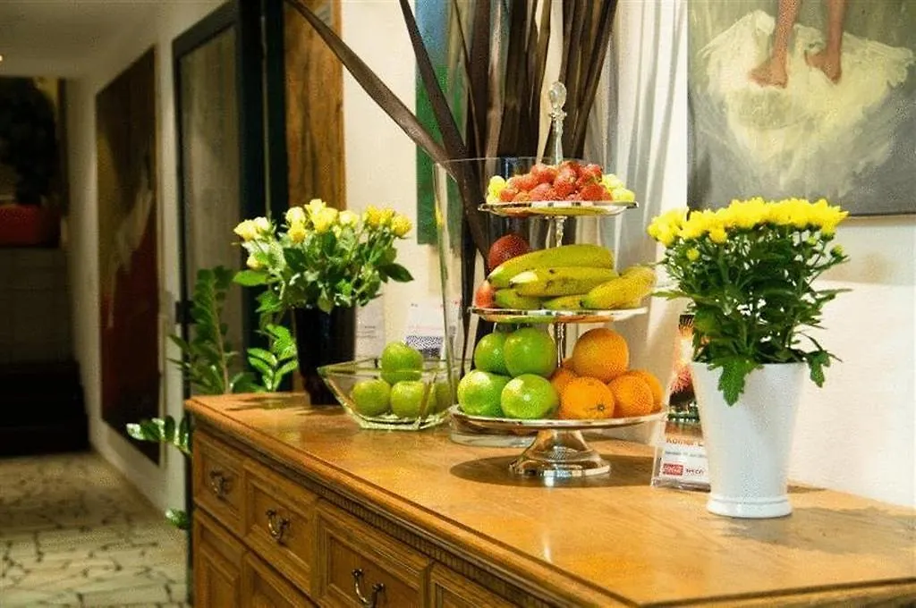 Dom Hotel Am Roemerbrunnen Colonia