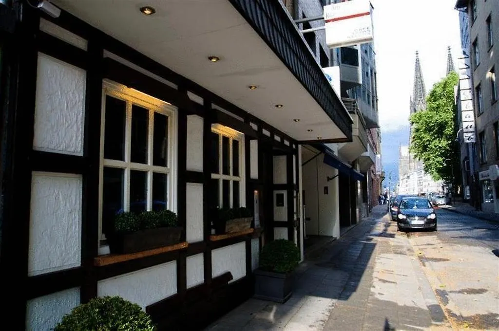 Dom Hotel Am Roemerbrunnen Colonia