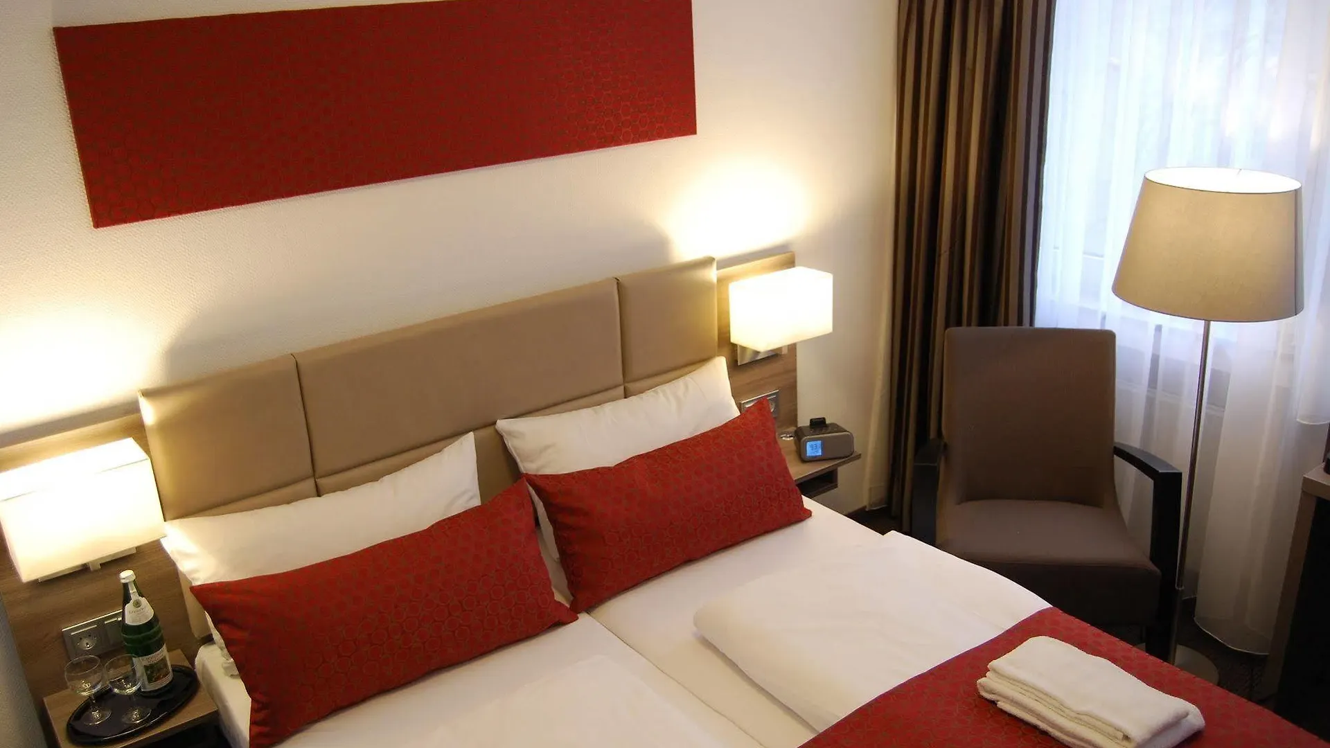 Dom Hotel Am Roemerbrunnen Κολωνία